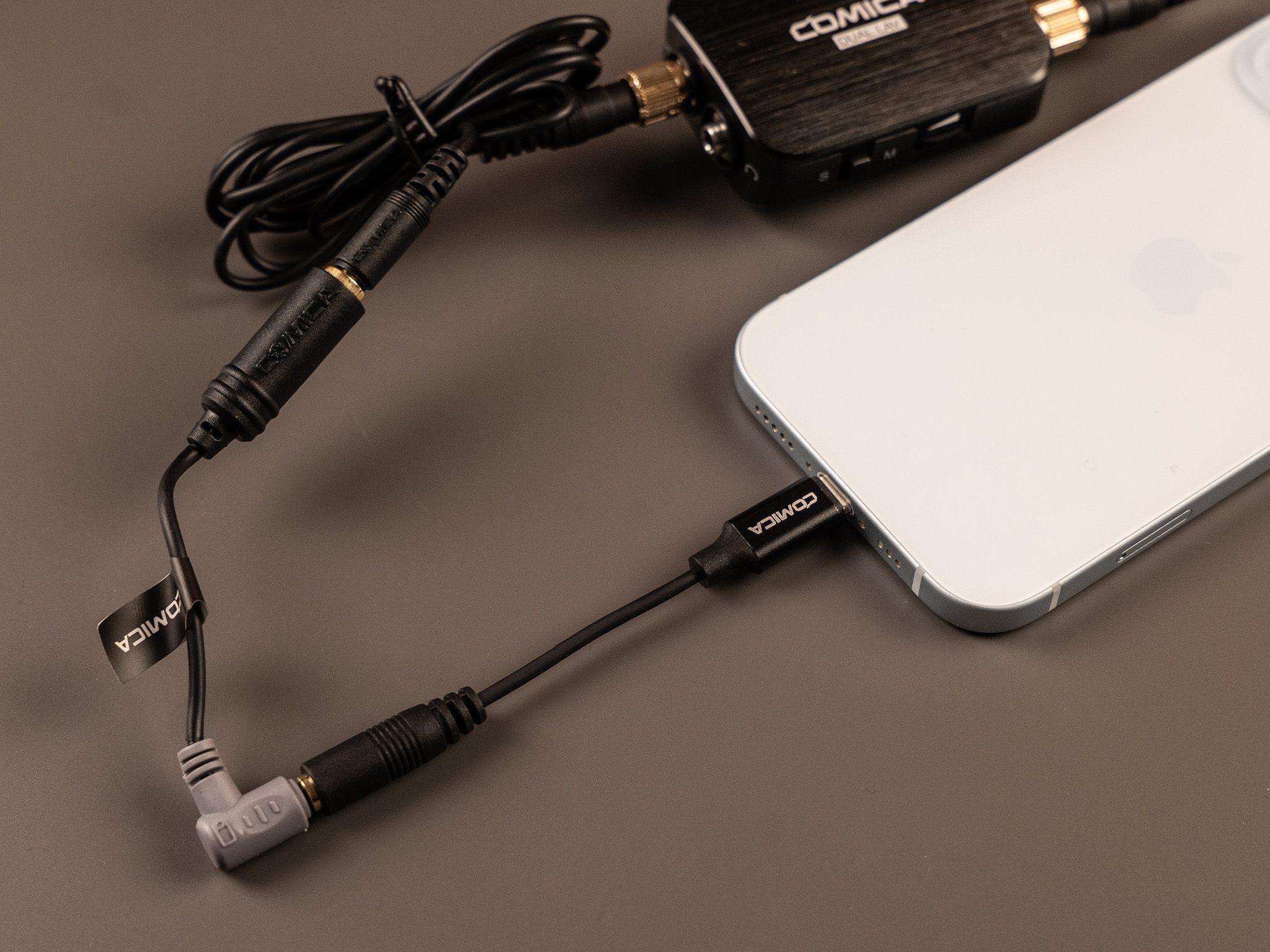 Comica DUAL.LAV-D03 se smartphonem